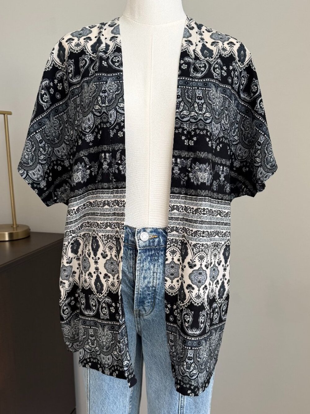 PACSUN LA Hearts Black Blue Paisley Open Front Kimono